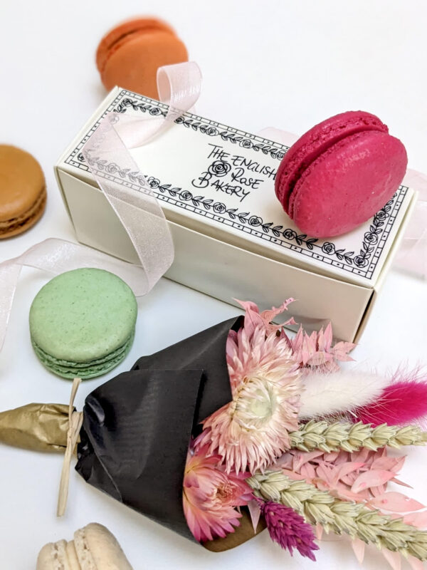 gift box of 5 macarons with dried flowers
